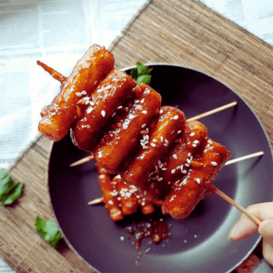 Sotteok (Sausage Tteokbokki with Sweet Spicy Sauce)